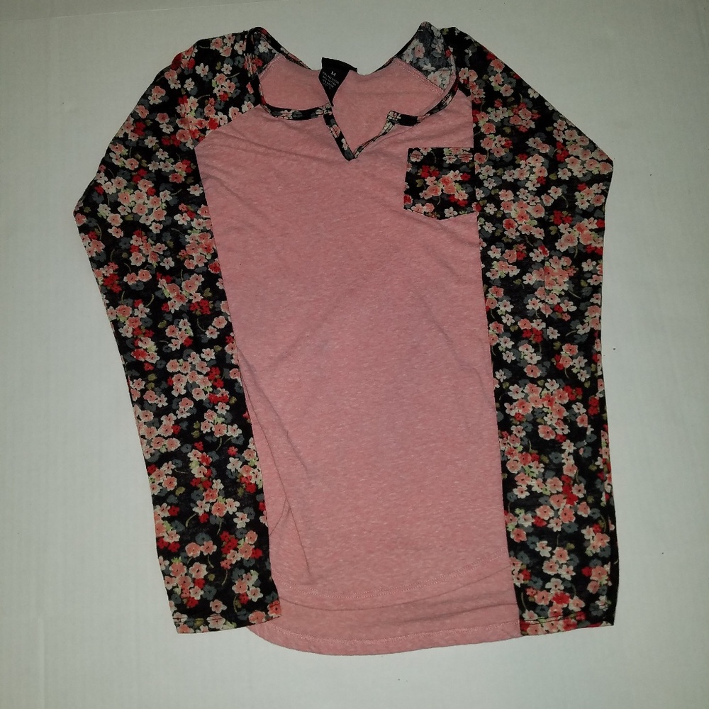 Womens floral Rue 21 t-shirt